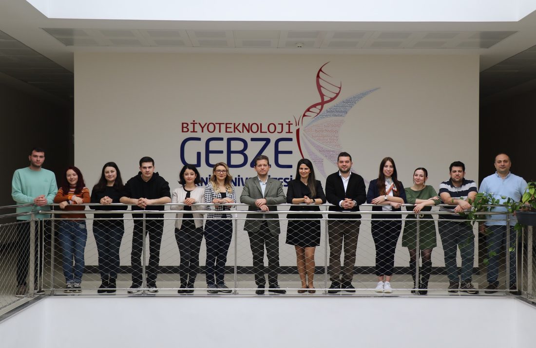 Biyoteknoloji Enstitüsü'nde KutmanLab ekibi